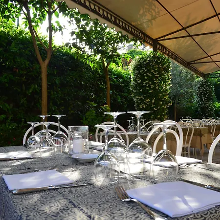 Giardino Ξενοδοχείο Τσερνόμπιο