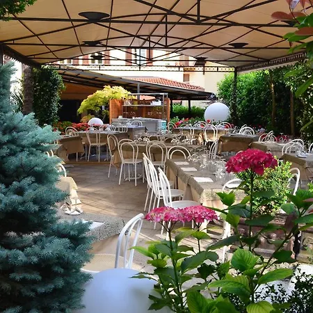Giardino Hotel 2*