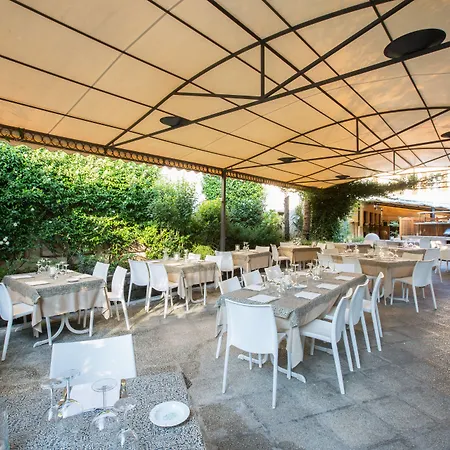 Giardino ホテル チェルノッビオ